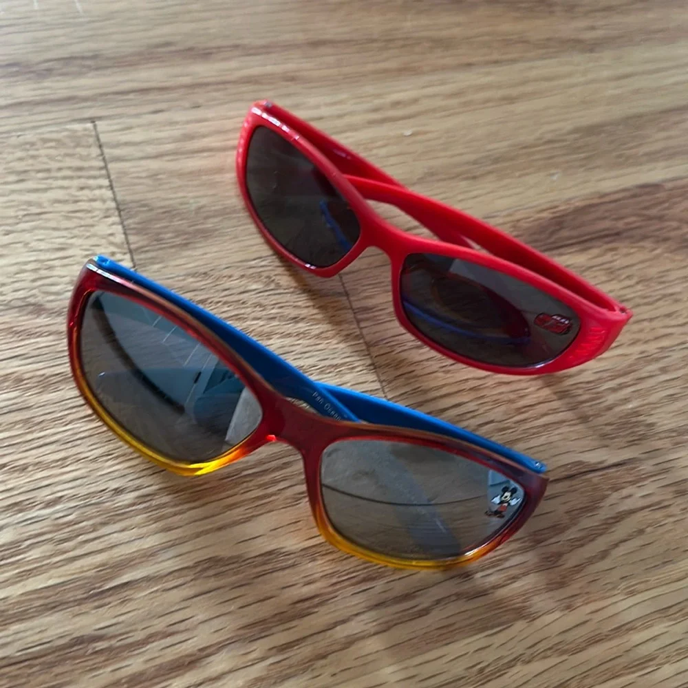 Sibling Disney clothes 3T,5 - Picture 7 of 10